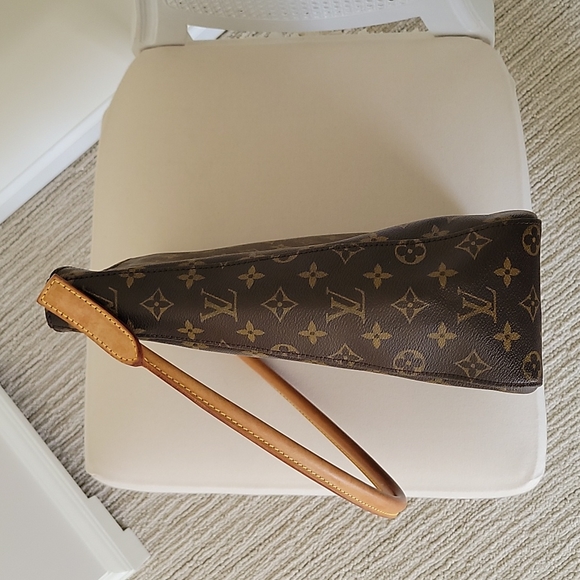 Louis Vuitton Monogram Looping GM - Picture 11 of 16